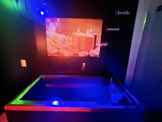 Pretty Display of Cold Plunge Bath in Action
